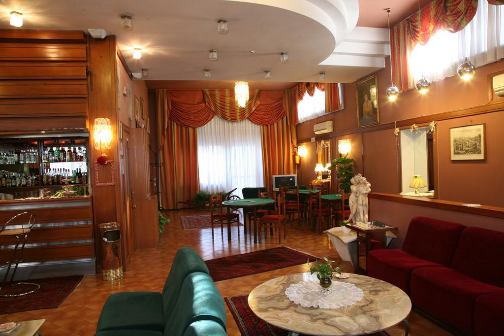 Hotel Bonifacio フィウッジ エクステリア 写真